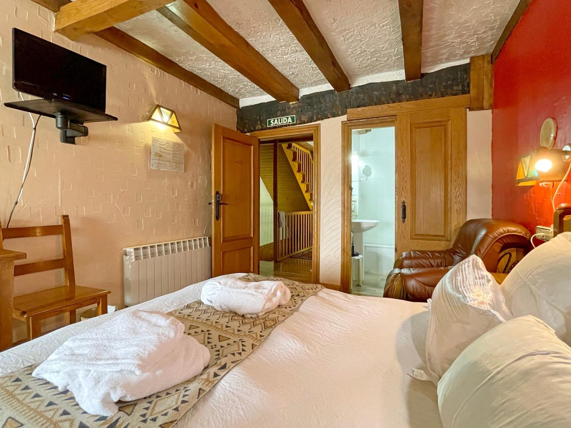 Hotel Peruskenea Jaunsaras Zewnętrze zdjęcie
